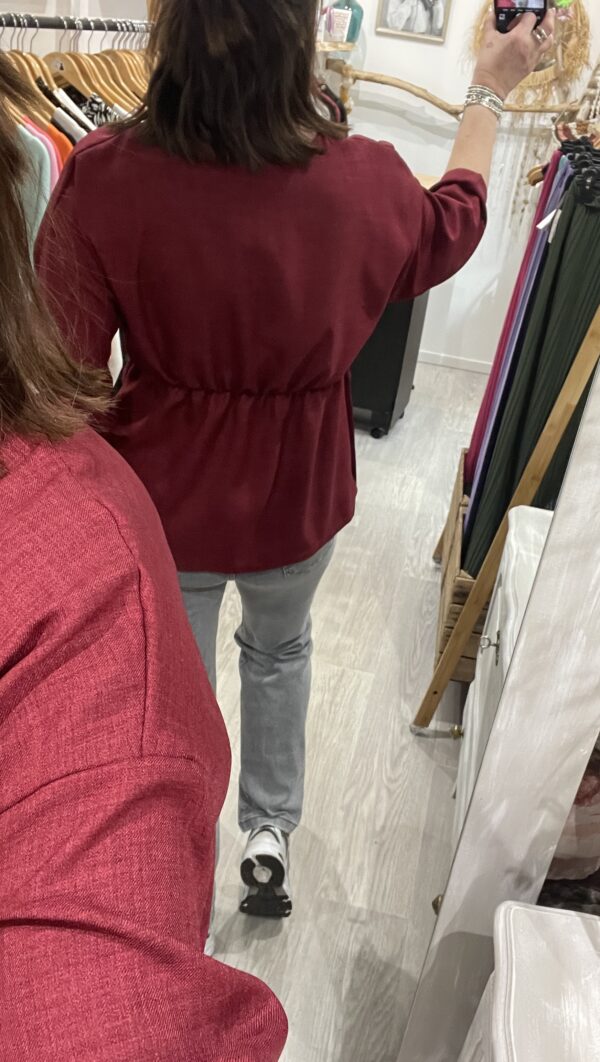 Blouse Carla à nouer bordeaux – Image 4