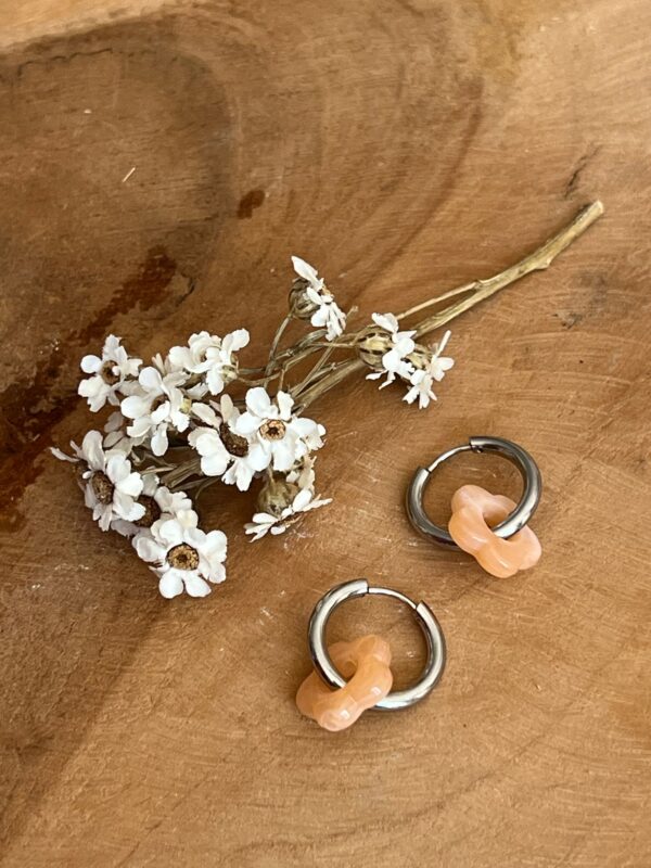 Boucles d'oreilles Flowers argentées – Image 9