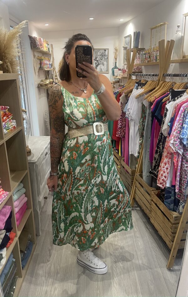 Robe Nelly