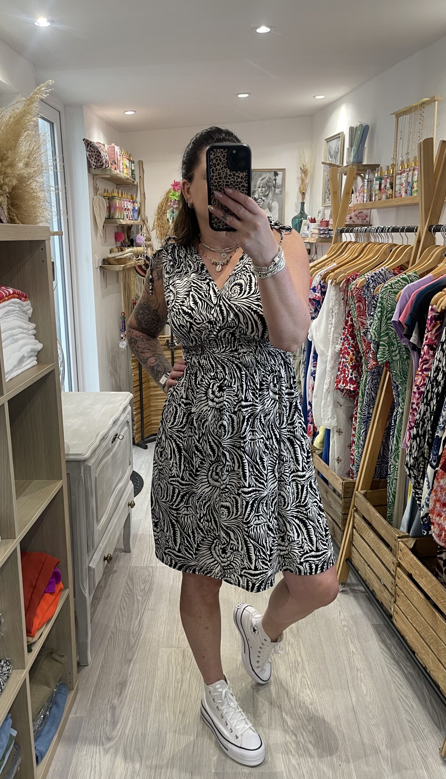 Robe courte Mandy noire – Image 3