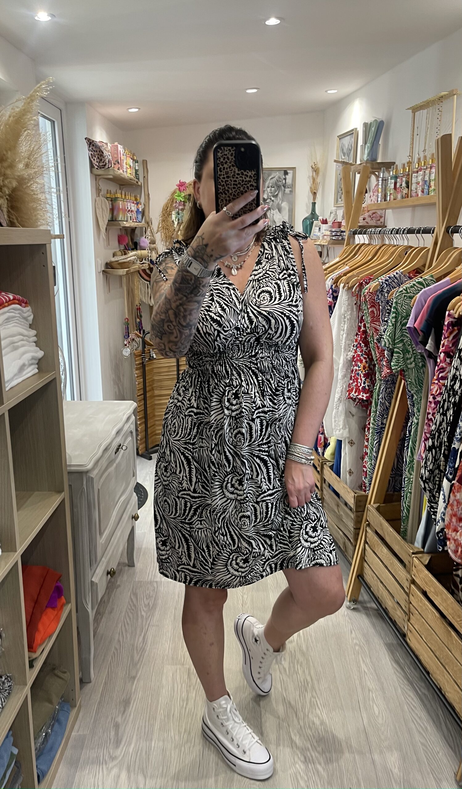 Robe courte Mandy noire – Image 5