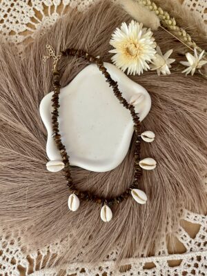 Collier coquillages bohème marron