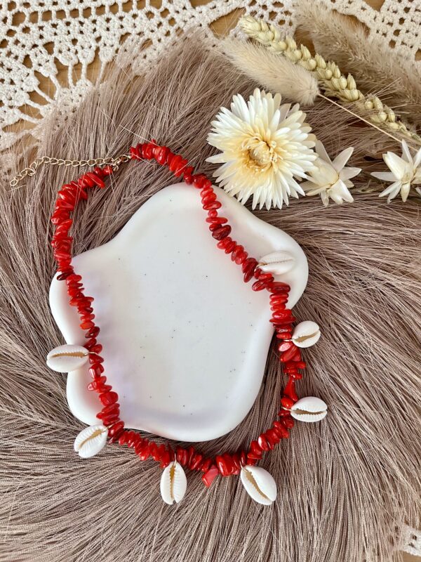 Collier coquillages bohème rouge