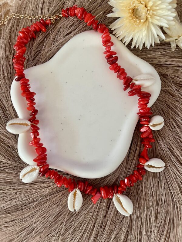 Collier coquillages bohème rouge – Image 2
