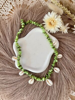 Collier coquillages bohème vert
