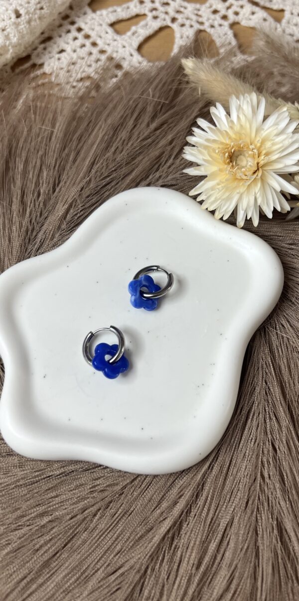 Boucles d'oreilles Flora bleu électrique argentées