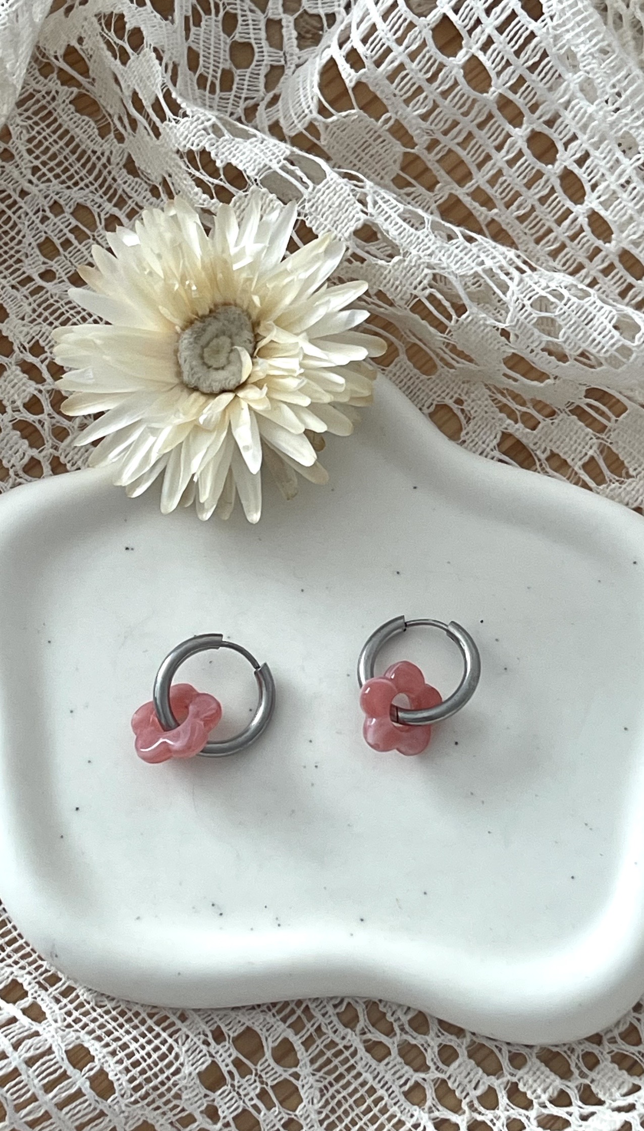 Boucles d'oreilles Flora rose – Image 2