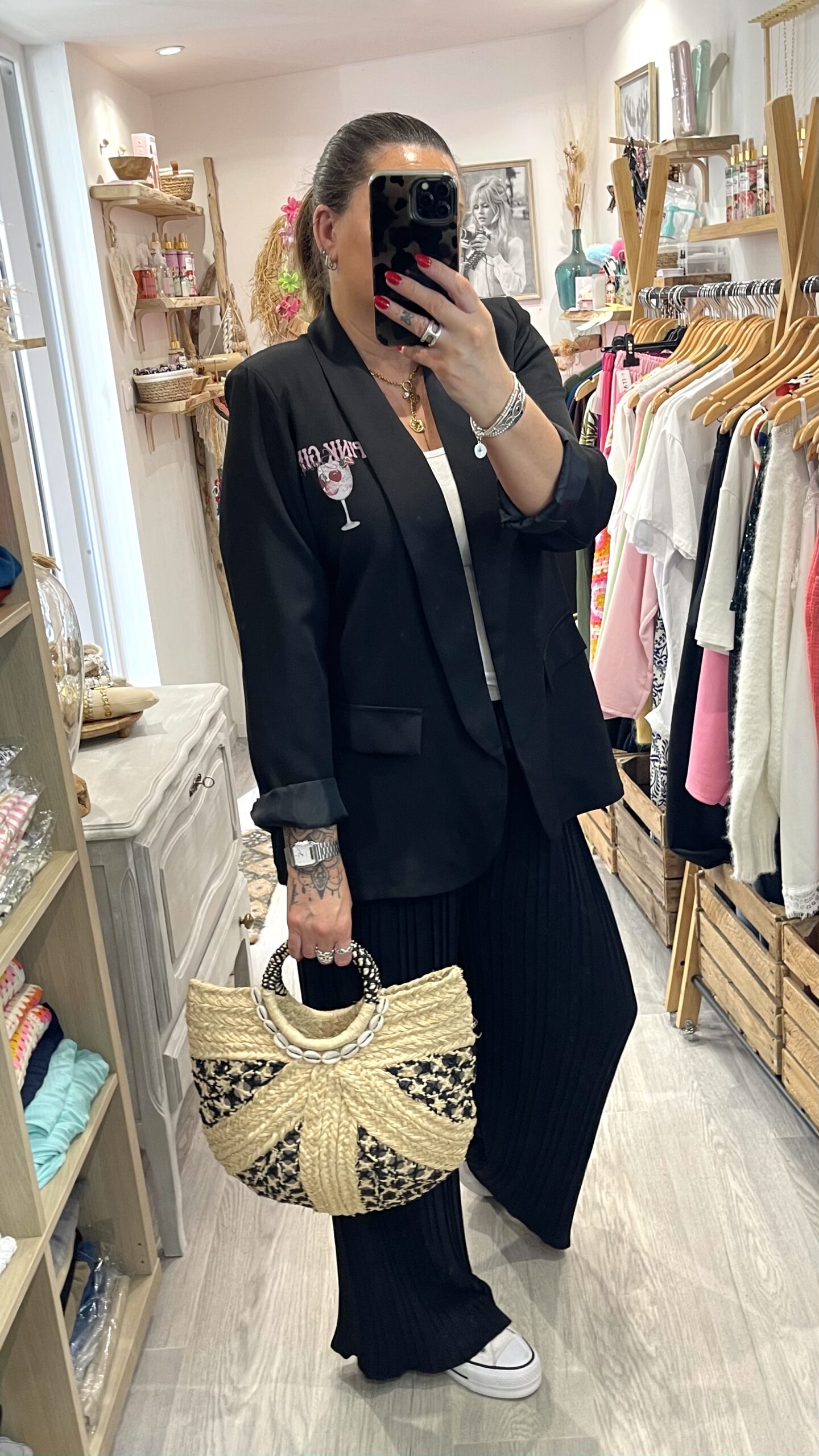 Blazer Pink Gin – Image 3