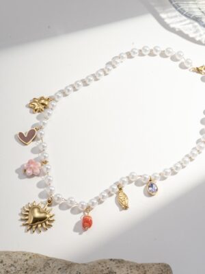 Collier perles & charms